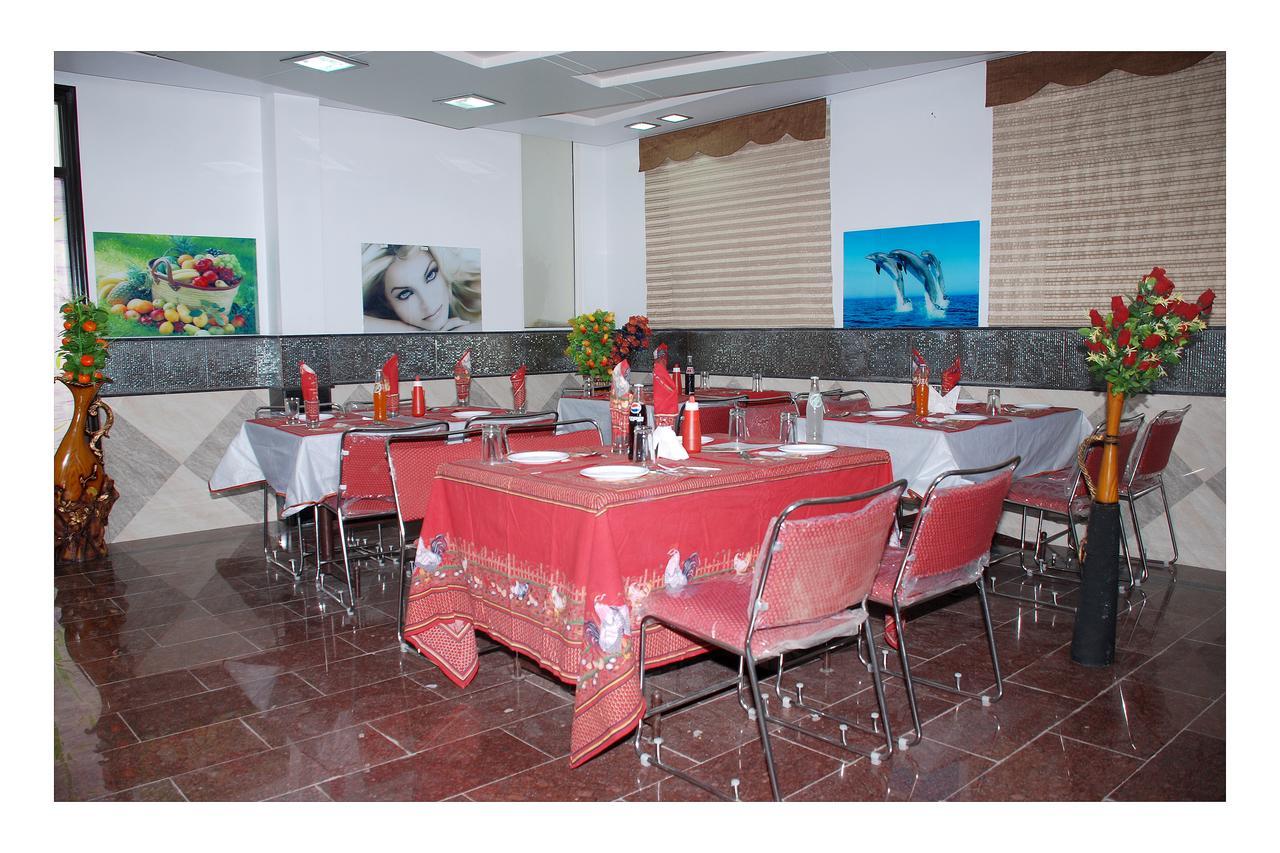 ג'איפור Hotel Jinendra Palace מראה חיצוני תמונה