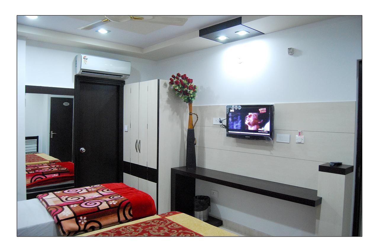 ג'איפור Hotel Jinendra Palace מראה חיצוני תמונה