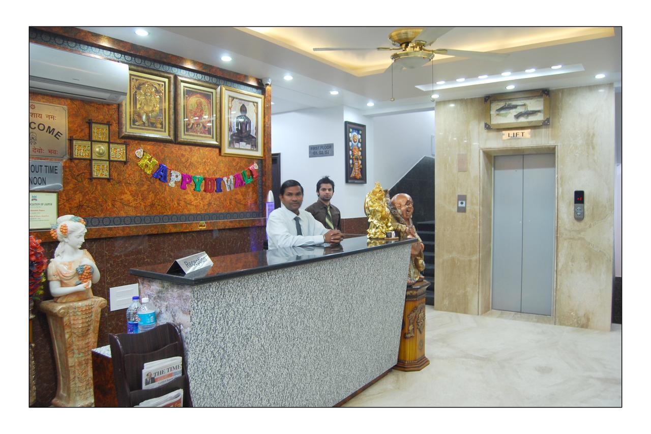 ג'איפור Hotel Jinendra Palace מראה חיצוני תמונה