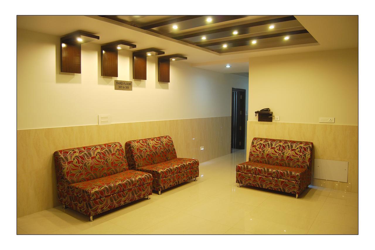 ג'איפור Hotel Jinendra Palace מראה חיצוני תמונה