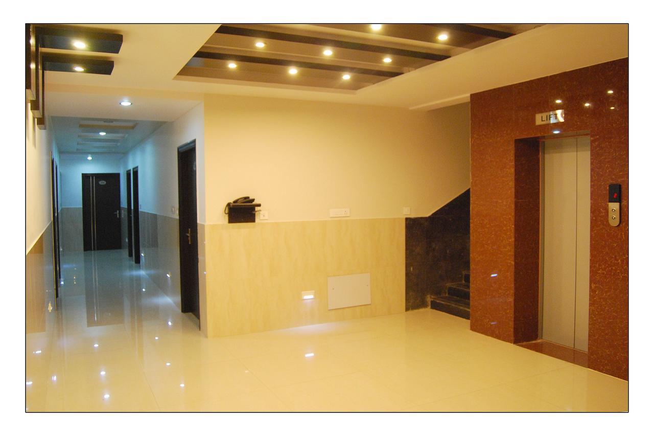 ג'איפור Hotel Jinendra Palace מראה חיצוני תמונה