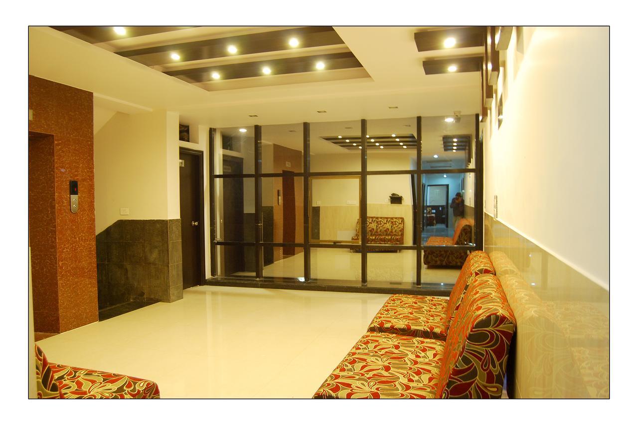 ג'איפור Hotel Jinendra Palace מראה חיצוני תמונה
