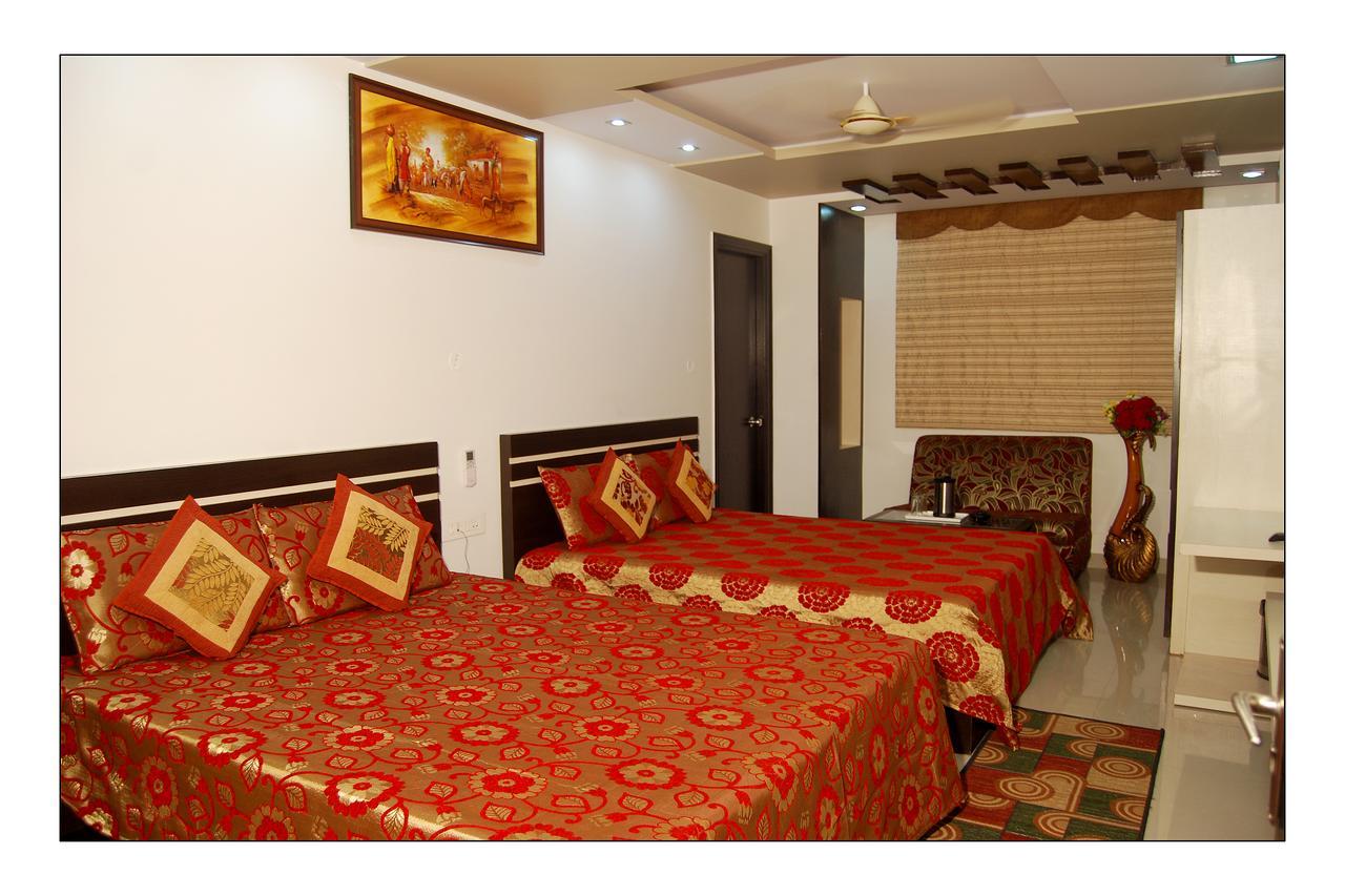 ג'איפור Hotel Jinendra Palace מראה חיצוני תמונה