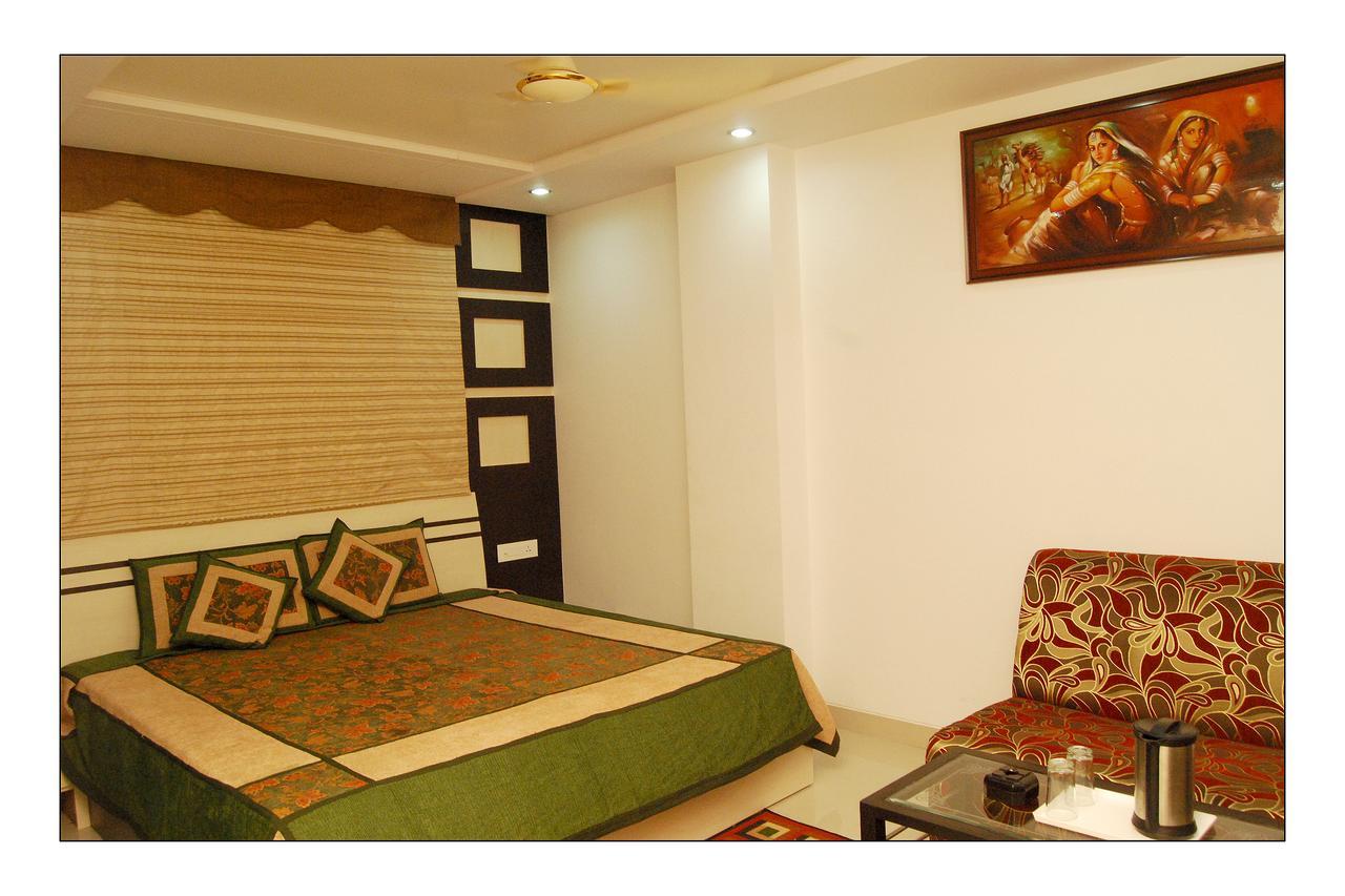 ג'איפור Hotel Jinendra Palace מראה חיצוני תמונה