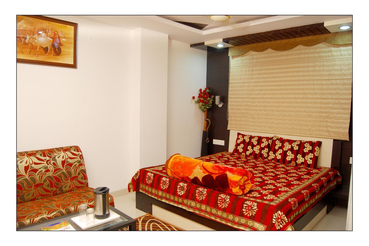 ג'איפור Hotel Jinendra Palace מראה חיצוני תמונה