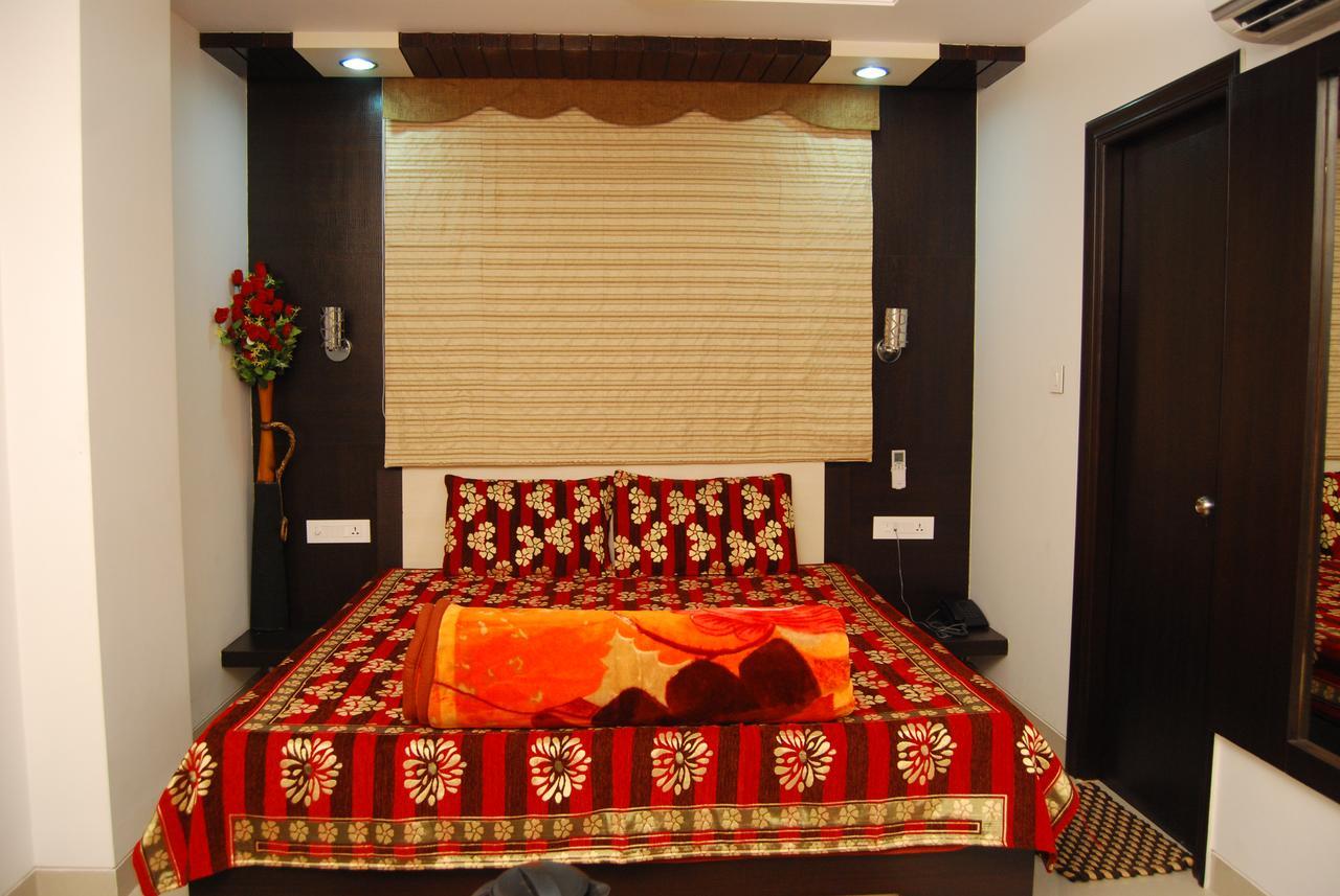ג'איפור Hotel Jinendra Palace מראה חיצוני תמונה