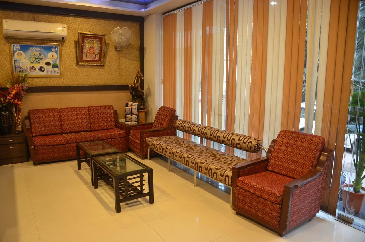 ג'איפור Hotel Jinendra Palace מראה חיצוני תמונה