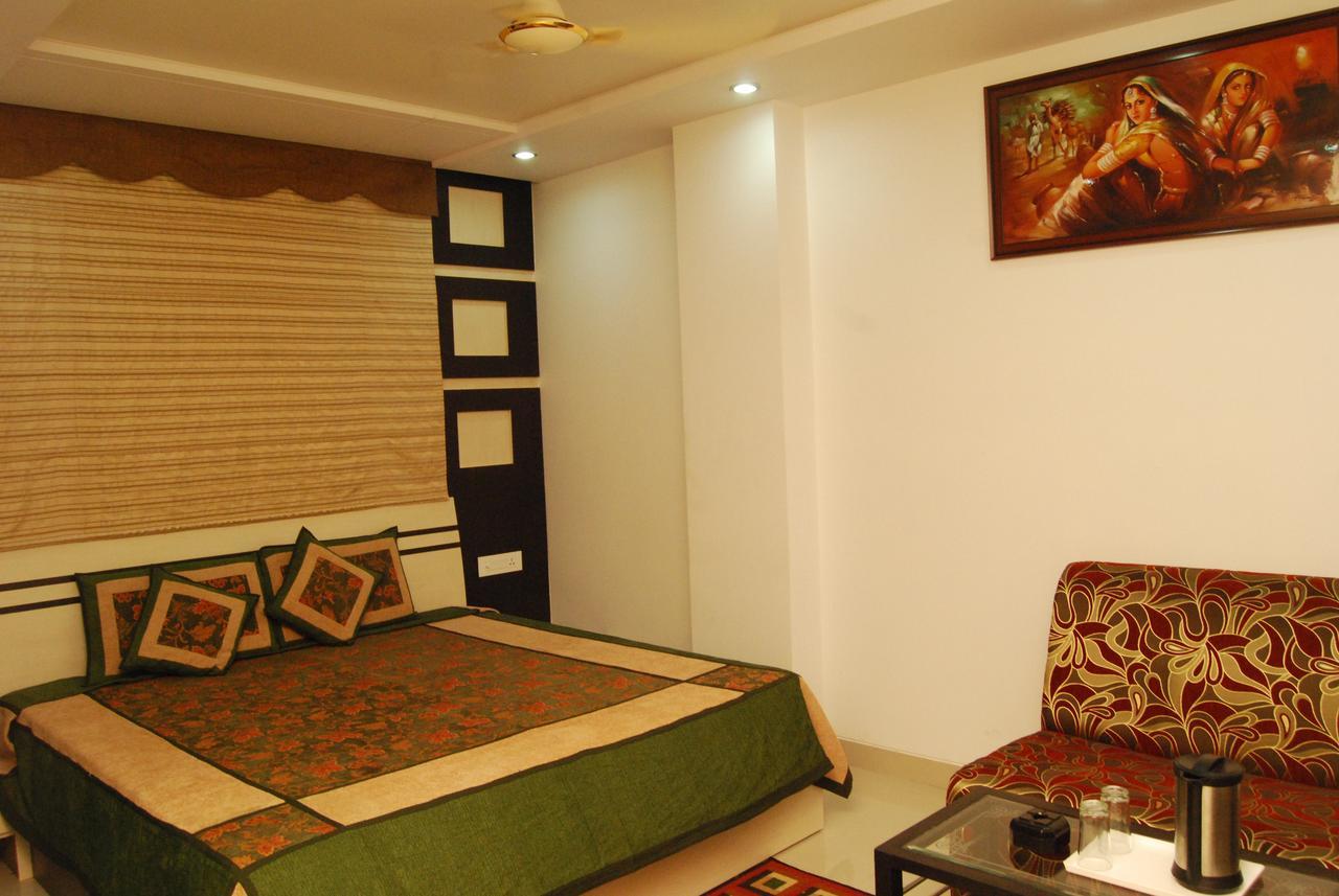 ג'איפור Hotel Jinendra Palace מראה חיצוני תמונה