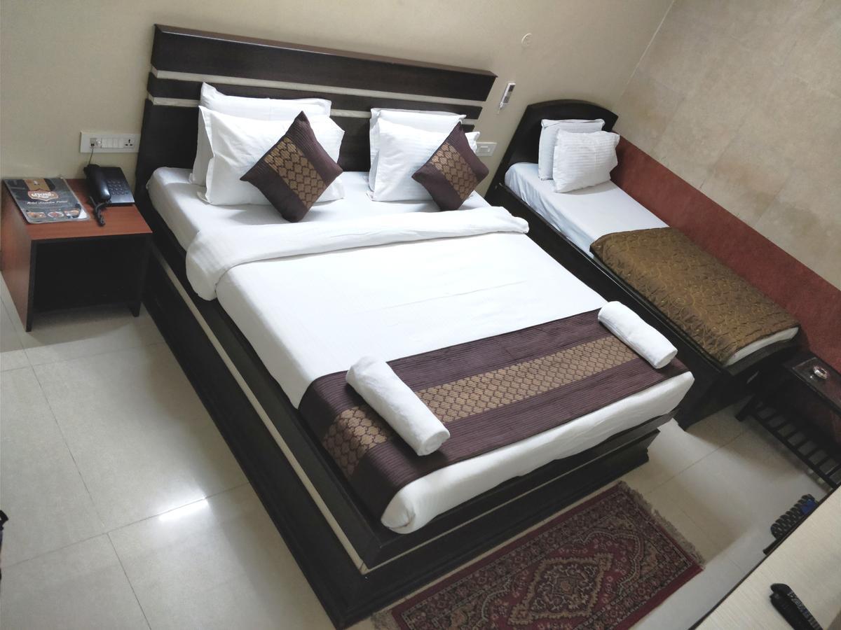 ג'איפור Hotel Jinendra Palace מראה חיצוני תמונה