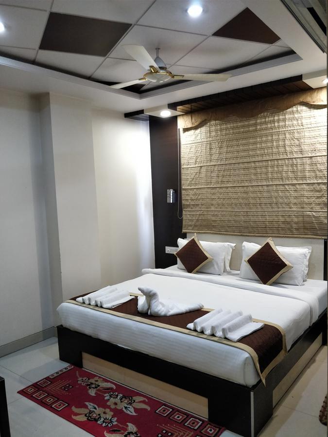ג'איפור Hotel Jinendra Palace מראה חיצוני תמונה