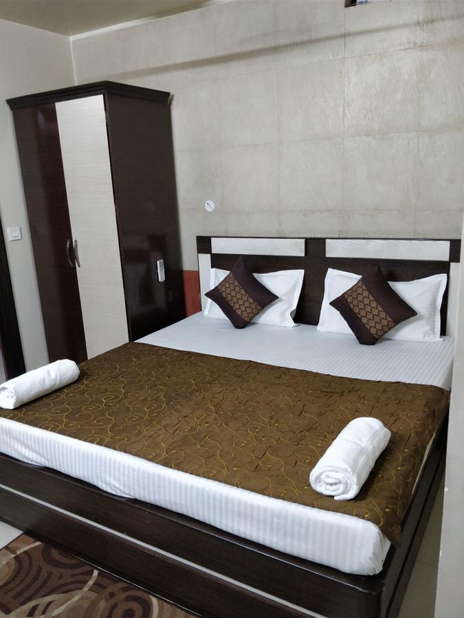 ג'איפור Hotel Jinendra Palace מראה חיצוני תמונה