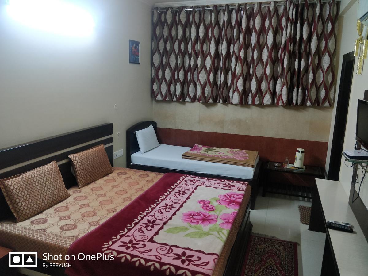 ג'איפור Hotel Jinendra Palace מראה חיצוני תמונה